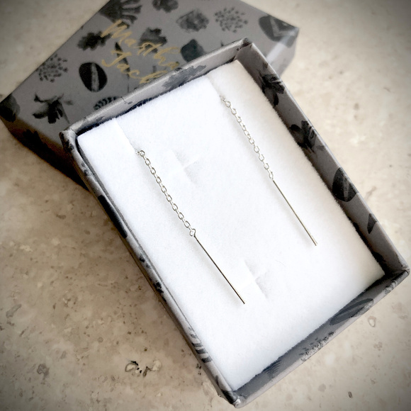 💚2/$40💚 Dainty Sterling Silver Threader Earrings - Picture 3 of 7